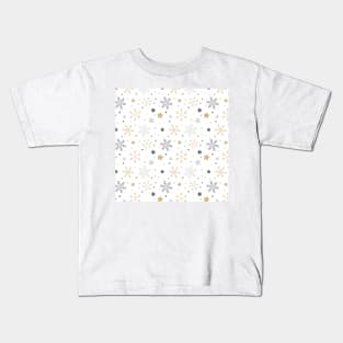 Cute Christmas Pattern - Christmas Baubles Happy Merry Christmas Christmas wrapping paper Cute Santa Claus Pattern Cute Xmas 25th December Dragonfly Christmas Tree Holiday Time Kids T-Shirt